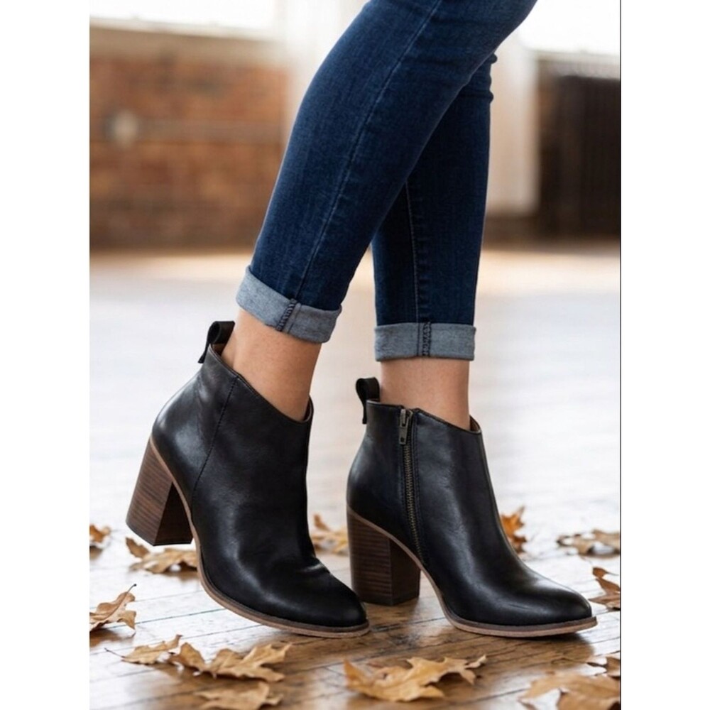 BP Black Leather Ankle Booties with Block Heel and Side Zipper Womens Size 7.5